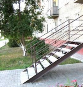 Металлическая лестница на крыльцо Пермь