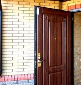 Входная дверь с отпечатком пальца Пермь
