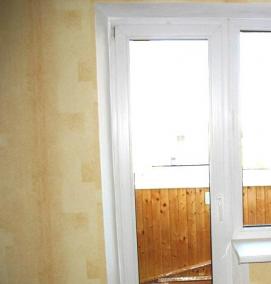 Балконная дверь с окном - модель 1