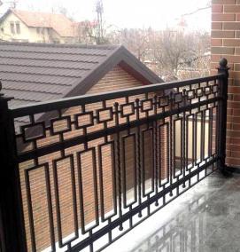 Балконные перила из металла - вариант 1