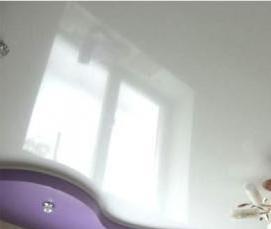 Бело сиреневый натяжной потолок - тип 4