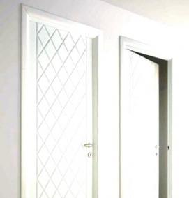 Белые двери межкомнатные золотыми узорами - модель 3