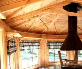 Беседка с мангалом посередине - модель 1