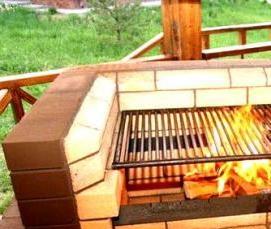 Беседка с железным мангалом - вариант 2