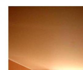 Бежевый матовый натяжной потолок - вариант 4