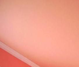 Бежевый сатиновый натяжной потолок - модель 2