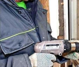 Демонтаж пластиковой двери - тип 2