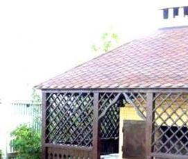 Деревянная беседка для дачи с мангалом - модель 3