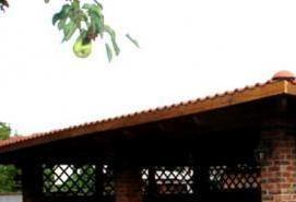 Деревянная беседка с кирпичным мангалом - вариант 2