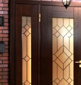 Деревянная входная дверь со стеклопакетом - тип 1