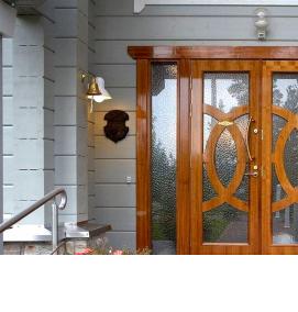 Деревянная входная дверь со стеклопакетом - тип 4