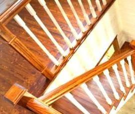 Деревянные лестницы из лиственницы - модель 1