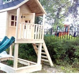 Детский деревянный домик с горкой - тип 1