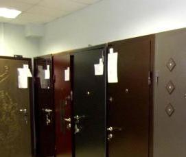 Дверь входная металлическая коричневая - вариант 1