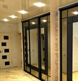 Двери купе с зеркальными вставками - модель 1