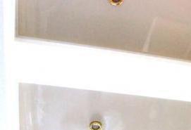 Двухуровневый натяжной потолок бежевый - вариант 3