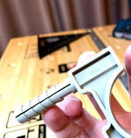 Дюбель-хомут 25 мм - модель 2