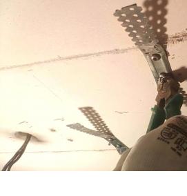 Дюбель для потолка - модель 3