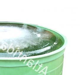 Емкости для полива пластиковые с краном - вариант 4