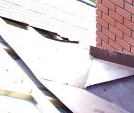 Гидроизоляция дымохода на крыше из профнастила - модель 1