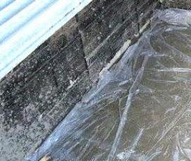 Гидроизоляция фундамента полиэтиленовой пленкой - вариант 2