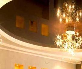 Глянцевые натяжные потолки недорогие - модель 2