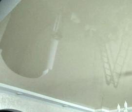 Глянцевые натяжные потолки - вариант 3