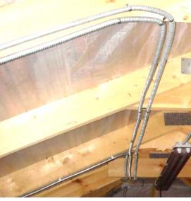 Гофра для кабеля в деревянном доме - вариант 1