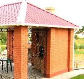 хозблок из кирпича с беседкой - тип 4