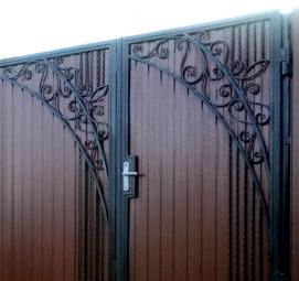 хозблок из профильной трубы и профнастила - модель 4