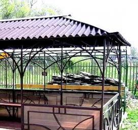 хозблок из профильной трубы и профнастила - модель 3