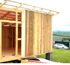 хозблок с туалетом из кирпича - модель 1