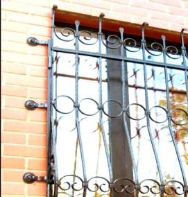 Изготовление и установка металлических решеток на окна - вариант 1