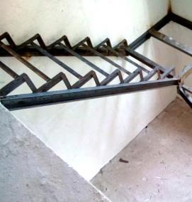 Изготовление металлических лестниц - модель 4