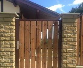 Из деревянного штакетника - вариант 1