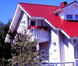 Красная металлочерепица - вариант 3