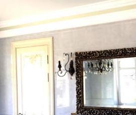 Круглое зеркало в ванную черное - тип 2