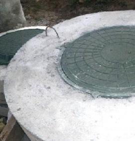 Крышка колодца с люком - модель 4