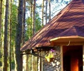 Крытая беседка застекленная с мангалом - вариант 3