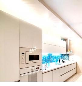 Кухонный подвесной потолок - вариант 4