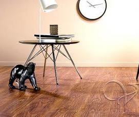 Ламинат с черной фаской - вариант 1