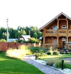 Ландшафтный дизайн деревенского участка - модель 1