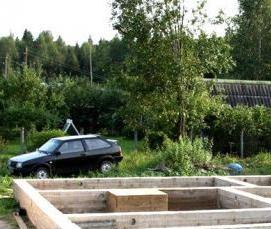 Ленточный фундамент из бруса - вариант 1