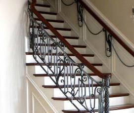 Лестница кованая белая - вариант 3