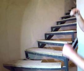 Лестница на кровлю металлическая - тип 1