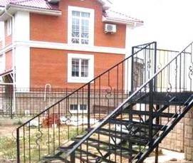 Лестница на кровлю металлическая - тип 4