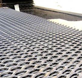 Лист стальной просечной - модель 2