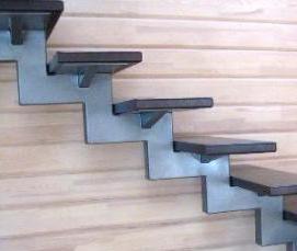 Металлическая лестница на прямом косоуре - тип 1