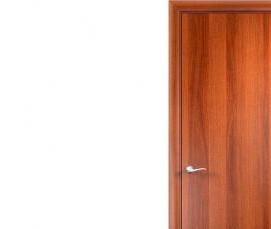 Межкомнатные двери орех со стеклом - модель 2