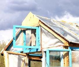 Мини теплица из оконных рам - модель 1